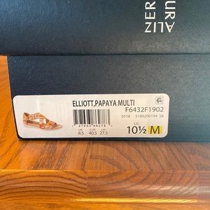 Naturalizer Canvas Papaya Multi print sandal. 10.5